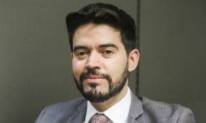 “Es de vital importancia tomar un acuerdo por la educación pública y converger en un solo proyecto”