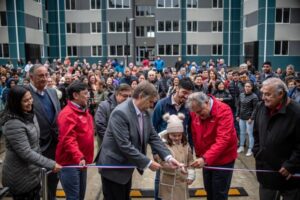 Con alegría 120 familias accedieron al sueño del departamento propio