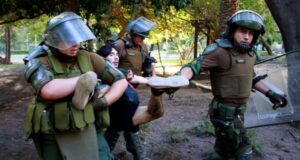 Suben a 62 los detenidos por Carabineros tras nueva estrategia aplicada en cercanías de Baquedano