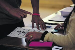Partidos políticos llegan a acuerdo y postergan plebiscito constitucional
