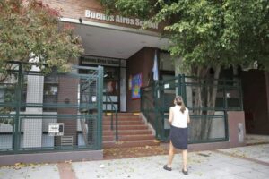 Por precaución aíslan a alumnos porteños en sus casas