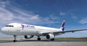 Latam anuncia suspensión de varias rutas internacionales: solo volará entre Chile, Brasil y EE.UU.