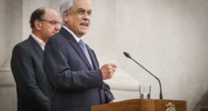 Piñera anuncia beneficios en cuentas de luz y agua junto a plan solidario de internet