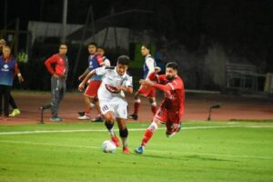 Los futbolistas profesionales magallánicos  que se encuentran en cuarentena por el Coronavirus