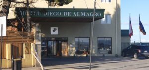 Turista de Hotel Diego de Almagro chocó su automóvil contra la puerta principal