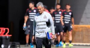 Afirman que ANFP analizará 'congelar' contrato de Reinaldo Rueda por crisis del Covid-19