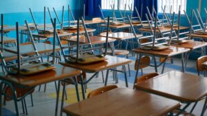 Alumnos no regresarán a los recintos escolares hasta por lo menos el 27 de abril