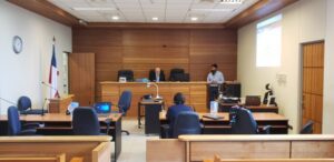 Diez años en la cárcel pasarán dos condenados por violar a mujer en automóvil robado