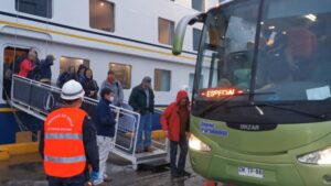 Más de 150 pasajeros abandonaron los cruceros Ventus y Stella Australis