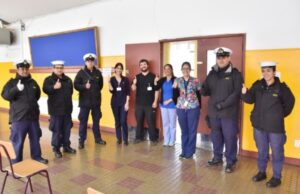 Miembros de la Armada desplegados en tareas de ayuda a la comunidad