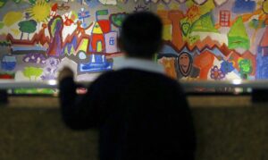 Instruyen cuidado especial para menor que denunció ser víctima de violación al interior de Siquiatría