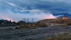 Varias semanas tardará en ser sofocado incendio que afecta a Vertedero en Natales