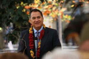 Alcalde de Rapa Nui en picada hacia Mañalich: 