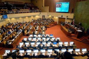 Aprueban en general rebaja de dieta parlamentaria