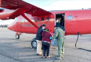 IV Brigada Aérea trasladó pacientes dados de alta por Covid-19 a Puerto Williams