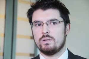 Abogado llama a los empleados a asesorarse frente a la Ley de Protección del Empleo