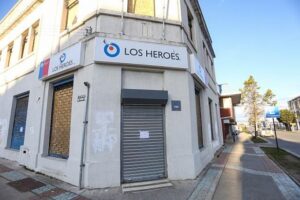 Caja Los Héroes reabrió atención a público