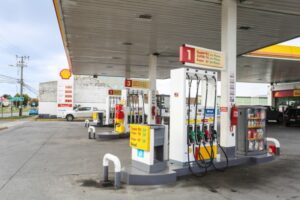 Gobierno descarta traspaso total de insólita rebaja del petróleo