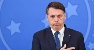 Bolsonaro vuelve a pedir que se retomen las actividades tras destituir a ministro