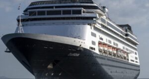 Autorizan a crucero con muertos e infectados de coronavirus a atracar en Estados Unidos