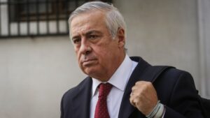 Ministro Mañalich asegura que se espera un segundo 