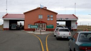 Por falta de personal de Salud de Argentina se mantuvo cerrado Monte Aymond