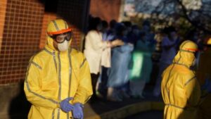 España registra más de 900 muertes por Covid-19 por segundo día consecutivo