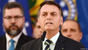 “Soy mesías, pero no hago milagros”: La respuesta de Bolsonaro por alza de muertes por Covid-19