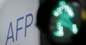 Revelan que Grupos Luksic, Said, Saieh, Yarur, Matte y Solari son los principales beneficiados de las platas de las AFP
