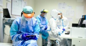Italia se esperanza con disminución de tasa de contagio pese a las 766 muertes en el último día