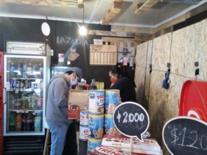 Almacenes de barrio con alta afluencia de vecinos