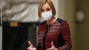 Senadora a favor de que se den a conocer los nombres de los pacientes Covid-19 a los alcaldes
