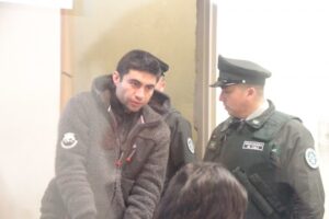 Más de diez años de cárcel arriesga sujeto reincidente que atacó con vidrio a guardia de supermercado para sustraer especies