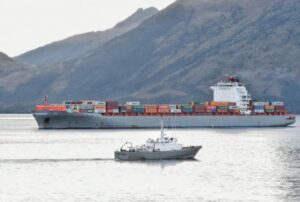 LSG “Punta Arenas” concluyó mantención de señalización marítima