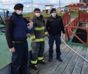 Realizan labores de sanitización  en calles de Puerto Williams
