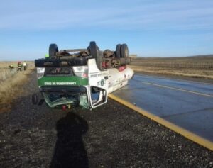 Funcionario de Carabineros volcó en camión que transportaba combustible