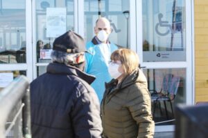Gremios de la salud piden mantener cuarentena por lo menos una semana más