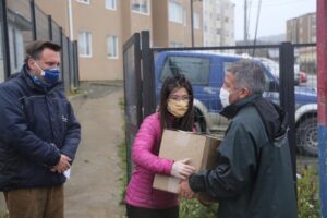 Municipio de Punta Arenas realizó entrega de 400 canastas familiares