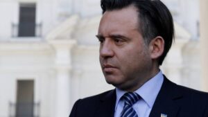 Alcalde Radonich insiste a vecinos en no “relajarse” y seguir adoptando las medidas sanitarias