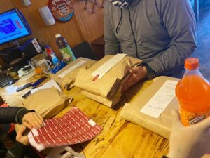 Pubs de Punta Arenas se reinventan para sobreponerse a la crisis