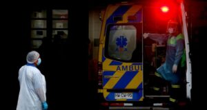 Buscan a hombre en situación de calle con Covid-19 que huyó de 2 hospitales: necesita ser internado