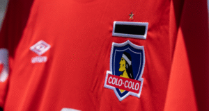 Colo Colo destaca en prestigioso ranking de los escudos de clubes más bonitos del mundo