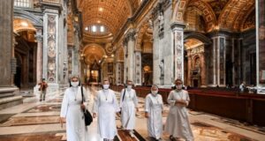 Papa Francisco celebró misa en reapertura de la Basílica de San Pedro