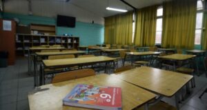 Apoderado presenta recurso contra colegio por cobrar cuotas en crisis: Corte lo declara admisible