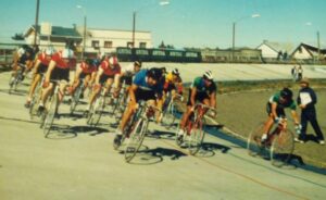 En el ciclismo regional de la década de 1973 al 1987 “Aparece la figura de Alfredo Lanza”