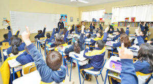 Sociedad Chilena de Pediatría asegura que no están las condiciones óptimas para un retorno a clases seguro