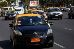 Taxistas dicen vivir crisis y Gobierno explica por qué no ayudará