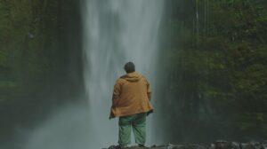 Netflix fija estreno de película chilena con Jorge García de “Lost” y Luis Gnecco