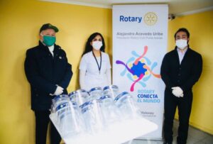 Más de 100 escudos faciales donó el Rotary Club Punta Arenas a funcionarios de primera línea de Atención Primaria