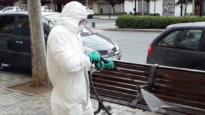 OMS advierte que desinfectar las calles “no es recomendable y es peligroso para la salud”